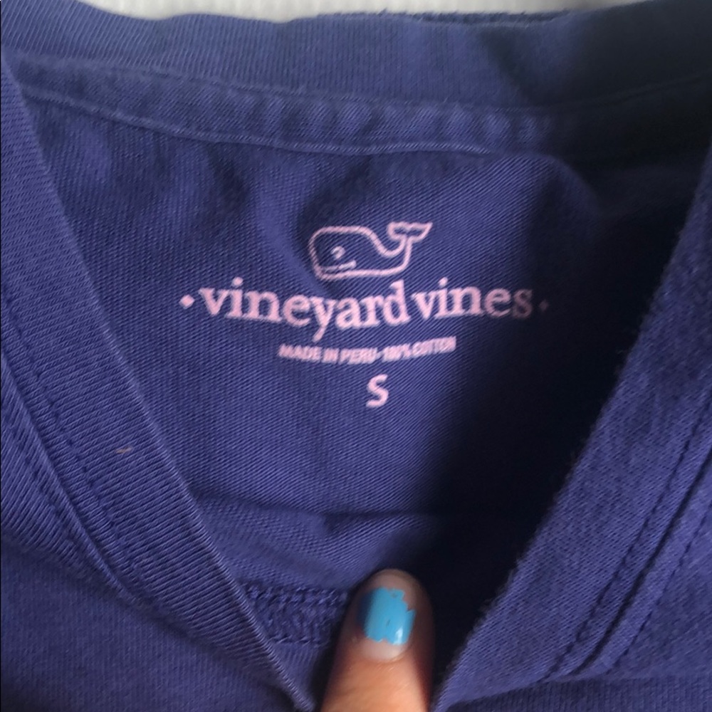 Vineyard Vines T-Shirt! 🐳 - Picture 3 of 4